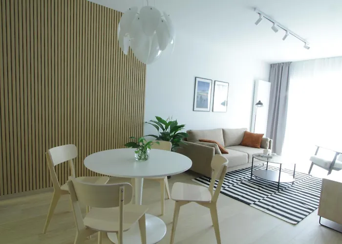 Blue Strict Center Daire *