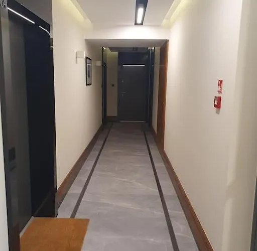 Apartment Blue Strict Center